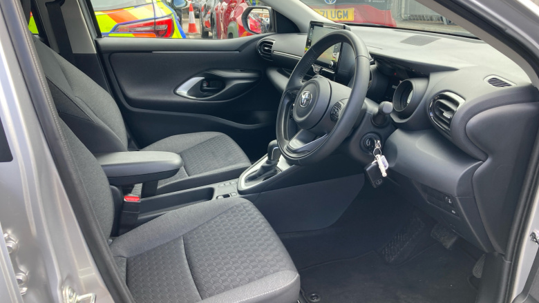 Toyota Yaris 1.5 Hybrid Design 5dr CVT Hybrid Hatchback